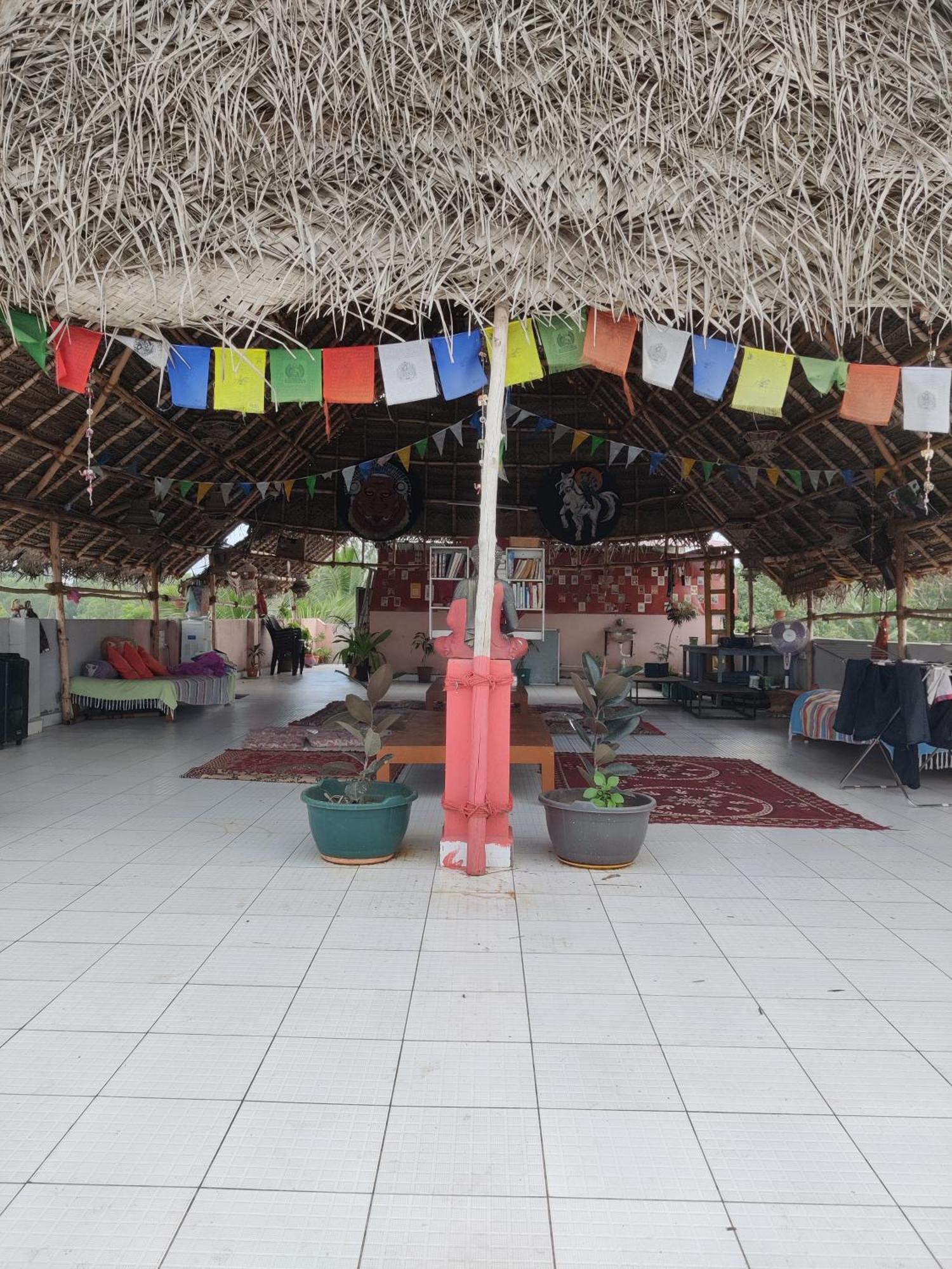 Woodpacker Hostel Auroville Pondicherry Extérieur photo